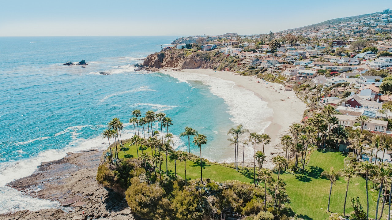 best-beach-towns-in-california-laguna...