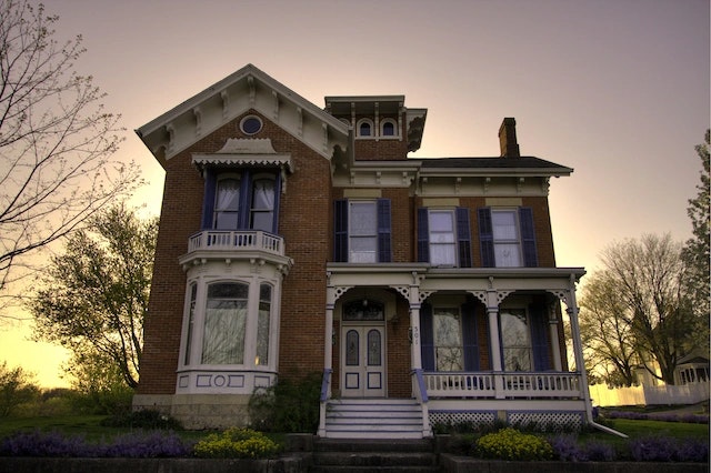 victorian-house-in-virginia.webp