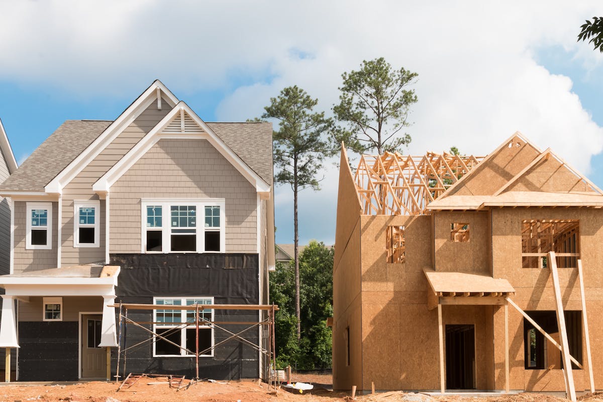https://assets.prevu.com/blogs/images/how-to-buy-a-new-construction-home/a456be53143f71872ffe69ce1e60020b?ixlib=rb-4.0.3&w=1200&lossless=true&auto=format%20compress&fit=fill&fill=solid&s=7616d8d4945406aaa128f2df7946f29d