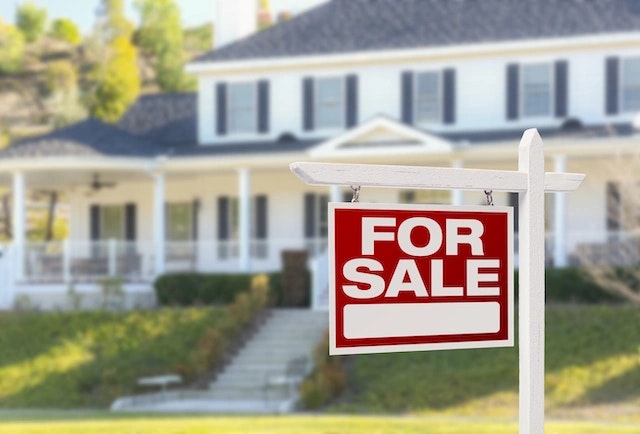 How to Hire a Real Estate Agent to Sell Your Home Prevu